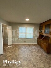 1393 Panola Rd in Ellenwood, GA - Foto de edificio - Building Photo