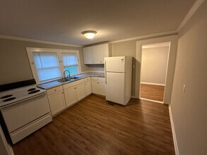 5208 Summit Ave in Greensboro, NC - Building Photo - Building Photo