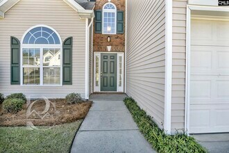 211 Pinebluff Ct in West Columbia, SC - Building Photo - Building Photo