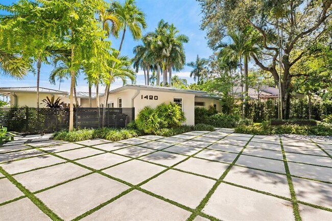 property at 1420 Ponce de Leon Dr