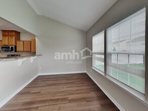 2909 Seasons Dr in Greenwood, IN - Building Photo - Building Photo
