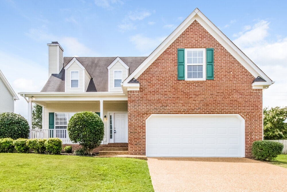 1405 Augustine Ct in Thompson's Station, TN - Foto de edificio