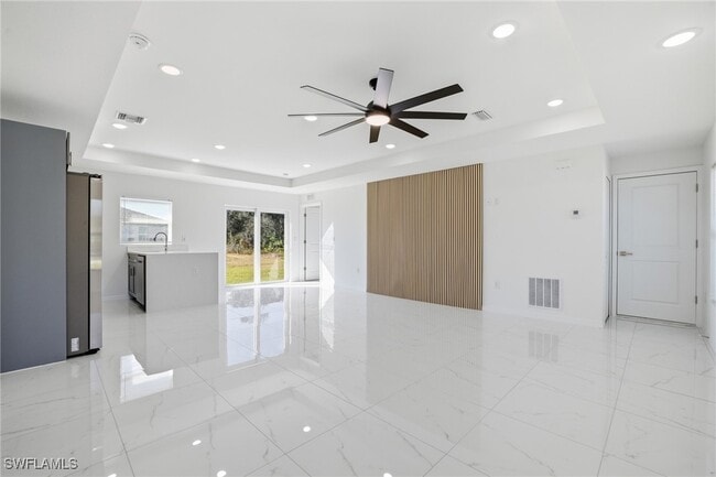 418 Pinehurst Ave in Lehigh Acres, FL - Building Photo - Building Photo