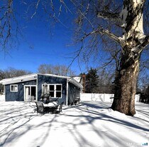 541 Park Ave in Bloomfield, CT - Building Photo