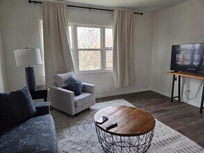 3046 S Moreland Blvd in Cleveland, OH - Building Photo - Building Photo