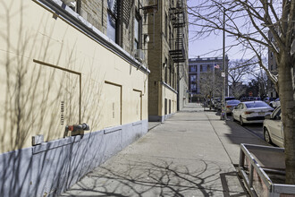 565 W 192nd St in New York, NY - Foto de edificio - Building Photo