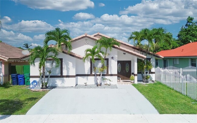 18331 SW 135th Ave in Miami, FL - Building Photo - Building Photo