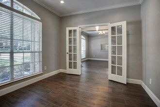 5630 Heather Run Dr in Houston, TX - Building Photo - Building Photo