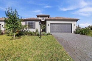 15169 Serene Shrs Lp in Bradenton, FL - Building Photo