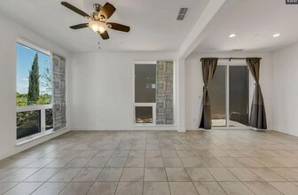 3212 Cowell Blvd in Davis, CA - Building Photo - Building Photo