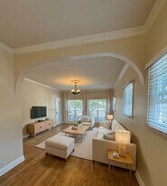 4318 Clinton St, Unit 4318 in Los Angeles, CA - Building Photo