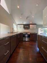 1016 NE 105th St in Seattle, WA - Building Photo - Building Photo