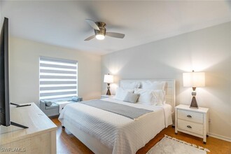815 Gulf Pavillion Dr in Naples, FL - Building Photo - Building Photo