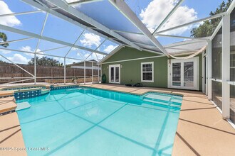 915 Kenmore St NW in Palm Bay, FL - Building Photo - Building Photo