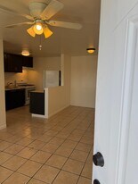 12940 S Prairie Ave, Unit C in Hawthorne, CA - Building Photo
