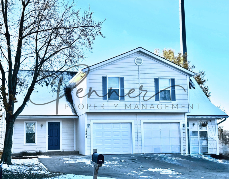 1883 CHICKADEE Dr in Liberty, MO - Building Photo
