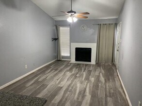 10075 Westpark Dr in Houston, TX - Building Photo - Building Photo