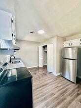 706 Roberta Drive in Rossville, GA - Building Photo - Interior Photo