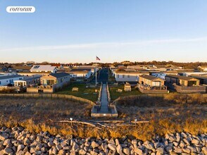 100 Deforest Rd in Montauk, NY - Building Photo - Building Photo