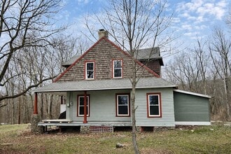 121 Hardytown Rd in Cresco, PA - Building Photo - Building Photo