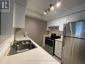 906-920 OLIVE Ave in Toronto, ON - Building Photo - Building Photo