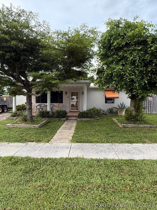 property at 817 Elm Rd
