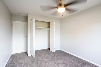 Cambridge Apartments in Clarksville, IN - Building Photo - Interior Photo