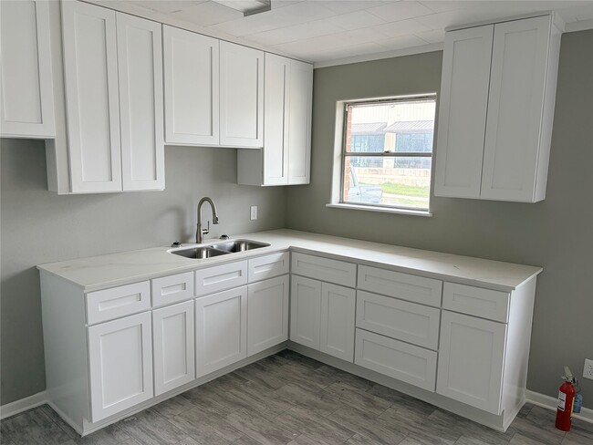 2809 Sam Houston Ave