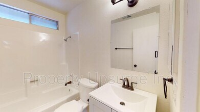 1824 Parallel St in Shasta Lake, CA - Building Photo - Building Photo