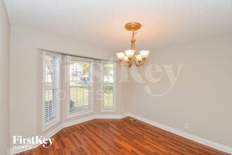 1930 Whirlaway Cir in Clarksville, TN - Foto de edificio - Building Photo