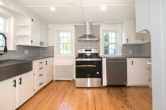 31 Back River Rd in Dover, NH - Building Photo - Building Photo