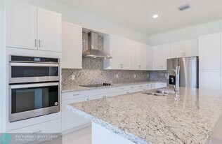 4380 SW 177th Ave in Miramar, FL - Building Photo