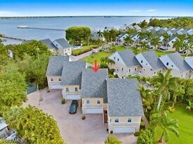 819 James St in Ft. Myers, FL - Building Photo