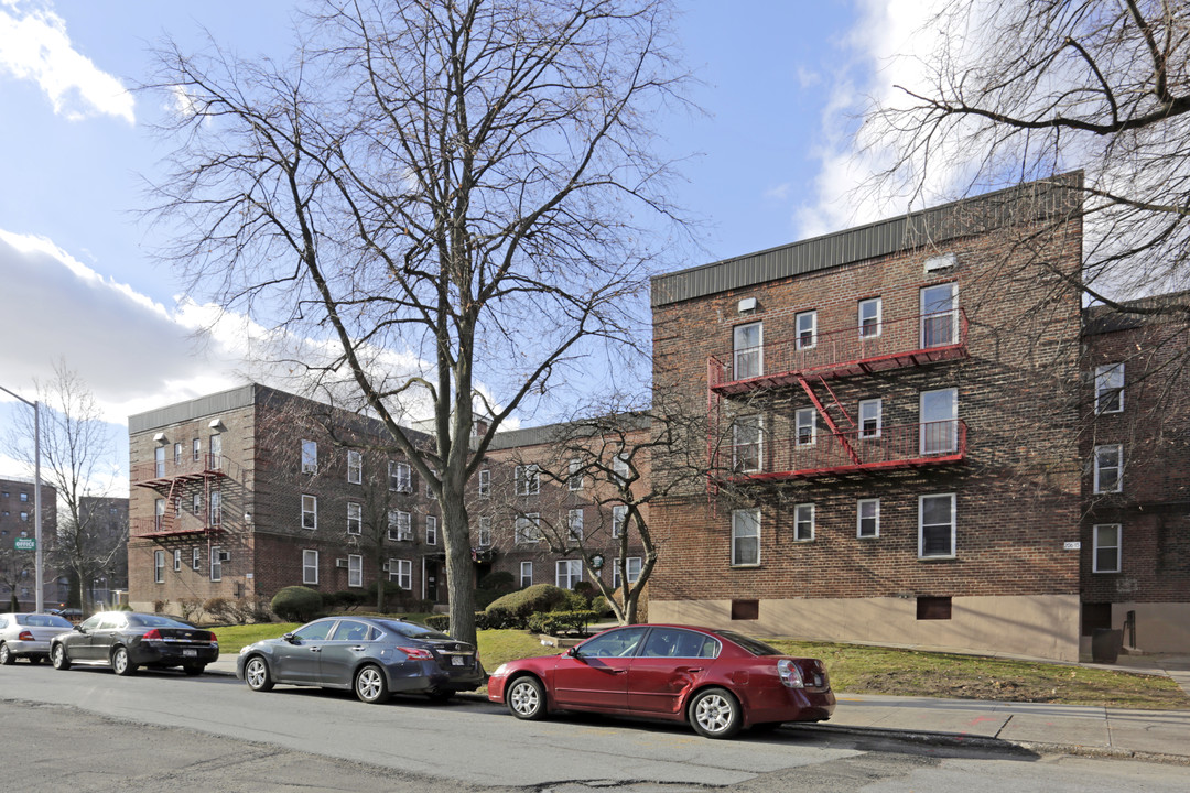 Cunningham Apartments in Jamaica, NY - Building Photo