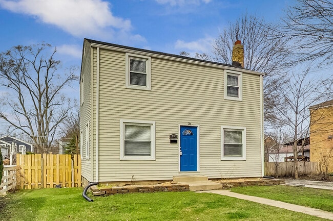 property at 402 N Main St
