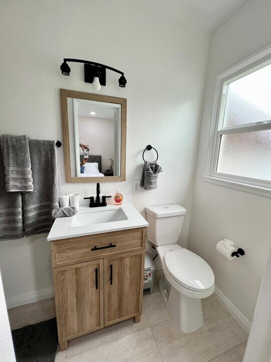 15734 Covello St in Los Angeles, CA - Building Photo