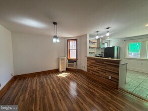 3352 Englewood St in Philadelphia, PA - Foto de edificio - Building Photo