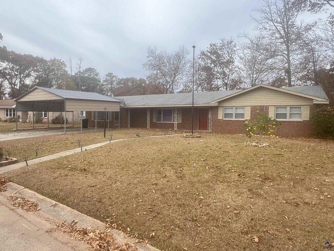 409 Forest Lake Dr in Warner Robins, GA - Building Photo - Building Photo