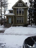 433 Summit Ave, Unit Lower in Eau Claire, WI - Building Photo