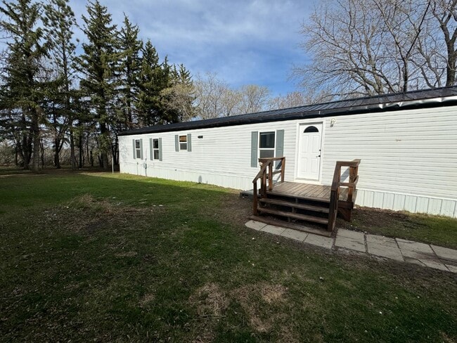 5119 US-83 in Minot, ND - Building Photo - Building Photo