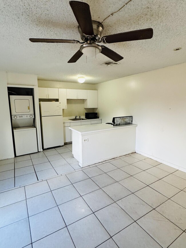 1756 My Pl Ln in West Palm Beach, FL - Building Photo - Building Photo