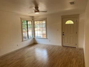 18029 Poplar Ave in Sonoma, CA - Building Photo - Building Photo