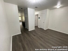 10014 Raspberry Oak in San Antonio, TX - Building Photo - Building Photo