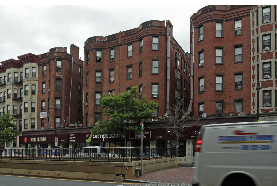 296 Huntington Ave in Boston, MA - Building Photo