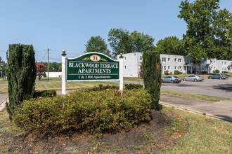 Blackwood Gardens in Blackwood, NJ - Foto de edificio - Building Photo