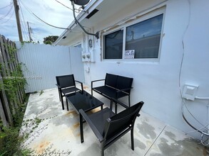 1910 Thomas St in Hollywood, FL - Building Photo - Building Photo