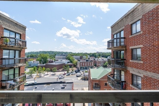 15 N Beacon St in Boston, MA - Building Photo - Building Photo