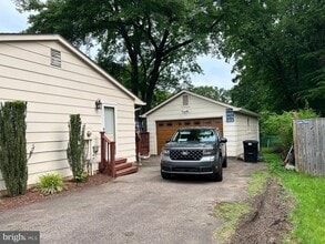 4511 Eastlawn Ave in Woodbridge, VA - Building Photo - Building Photo