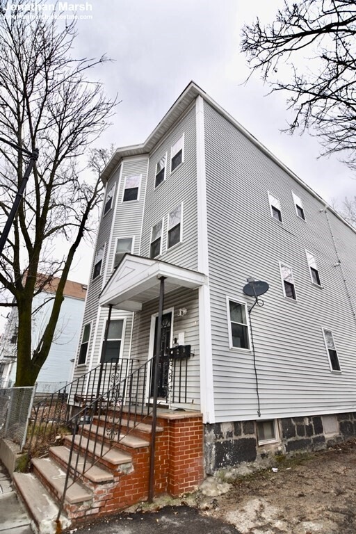 152 Quincy St, Unit 3