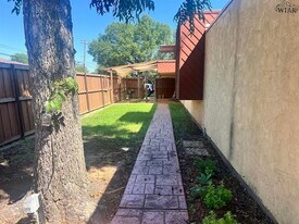 2001 Santa Fe St in Wichita Falls, TX - Building Photo